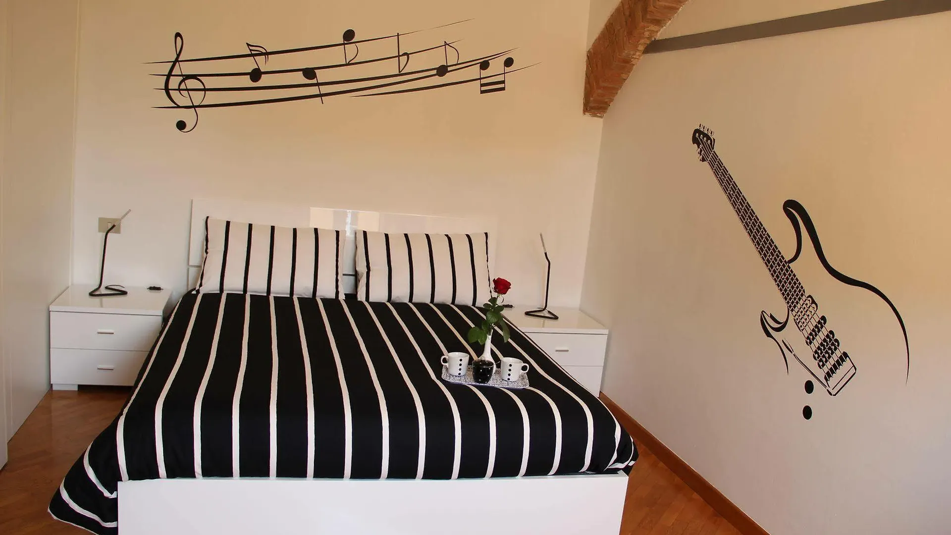 Emilia Levante Musica By Short Holidays Bologna 0*,
