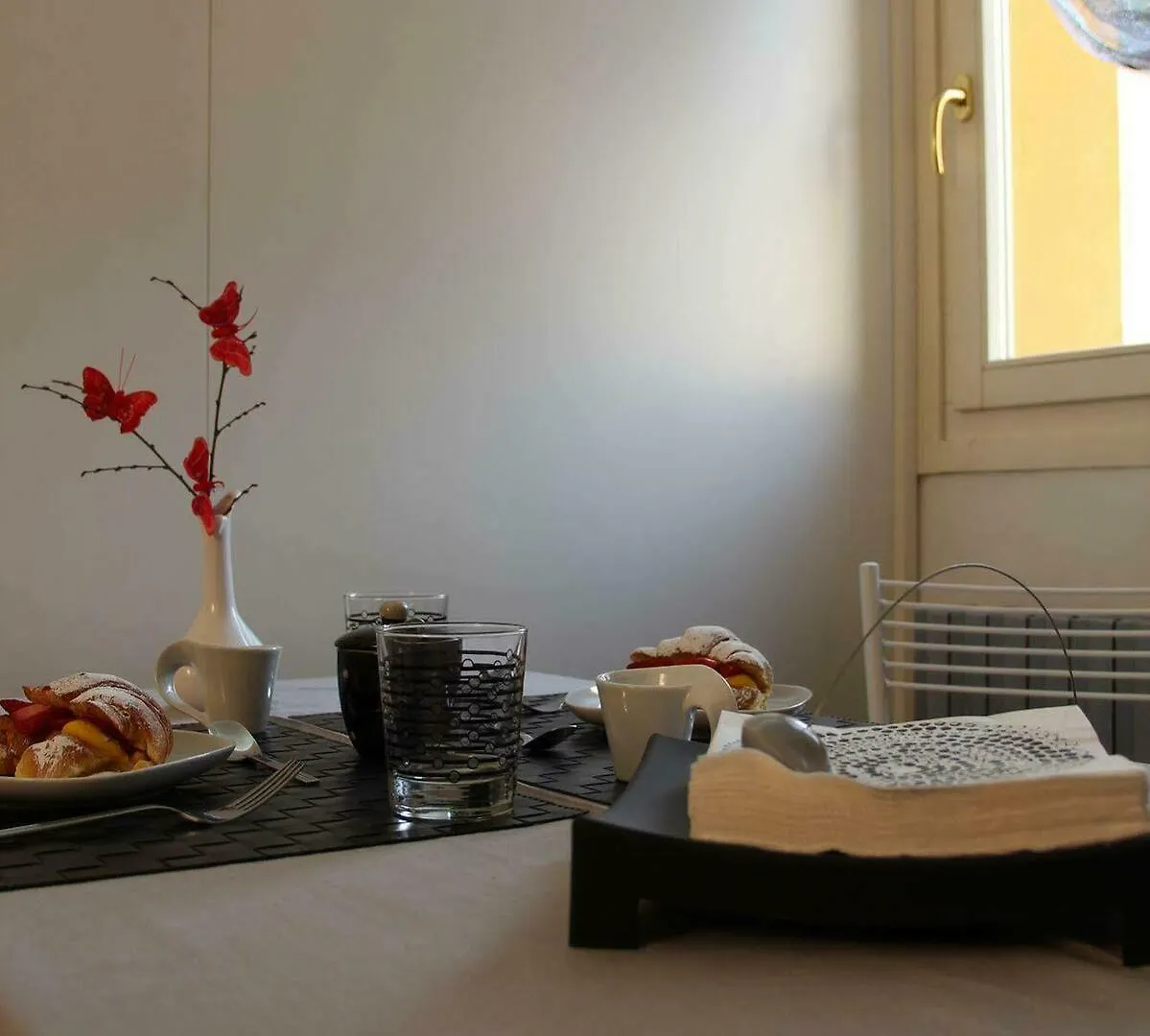 Emilia Levante Musica By Short Holidays Bologna